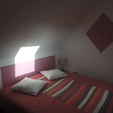 حدد الفندق فندق لو مان