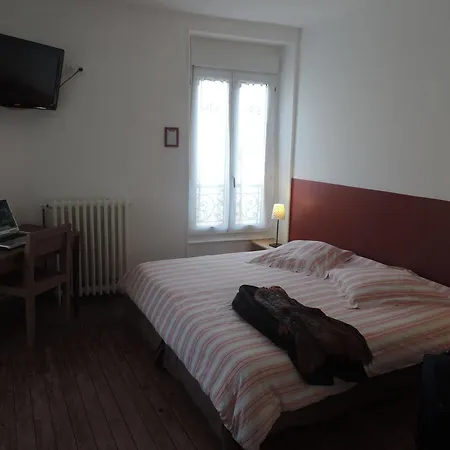 حدد الفندق فندق لو مان